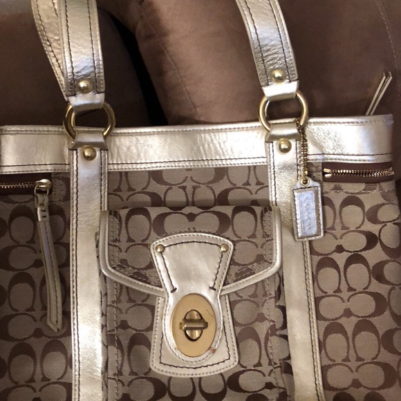 Coach handbag - Picture 1 of 4